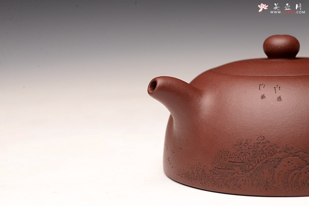紫砂壶图片：优质底料 李彦雄通景山水 经典作品 全手大半月 大气 - 美壶网
