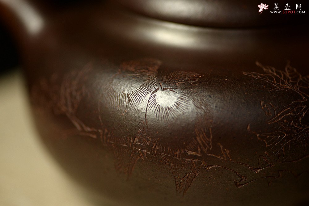 紫砂壶图片：沈秋伟经典作品 气窑窑变 高路精刻 传统全手工 线条舒畅 果元 - 美壶网