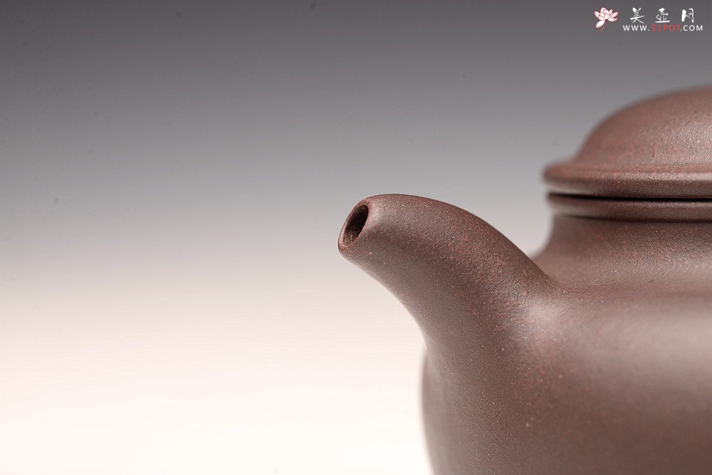 紫砂壶图片：传统器形 大口实用 精品紫茄泥 全手扁莲子 - 美壶网