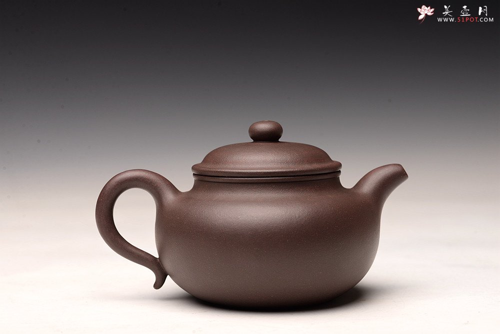 紫砂壶图片：传统器形 大口实用 精品紫茄泥 全手扁莲子 - 美壶网