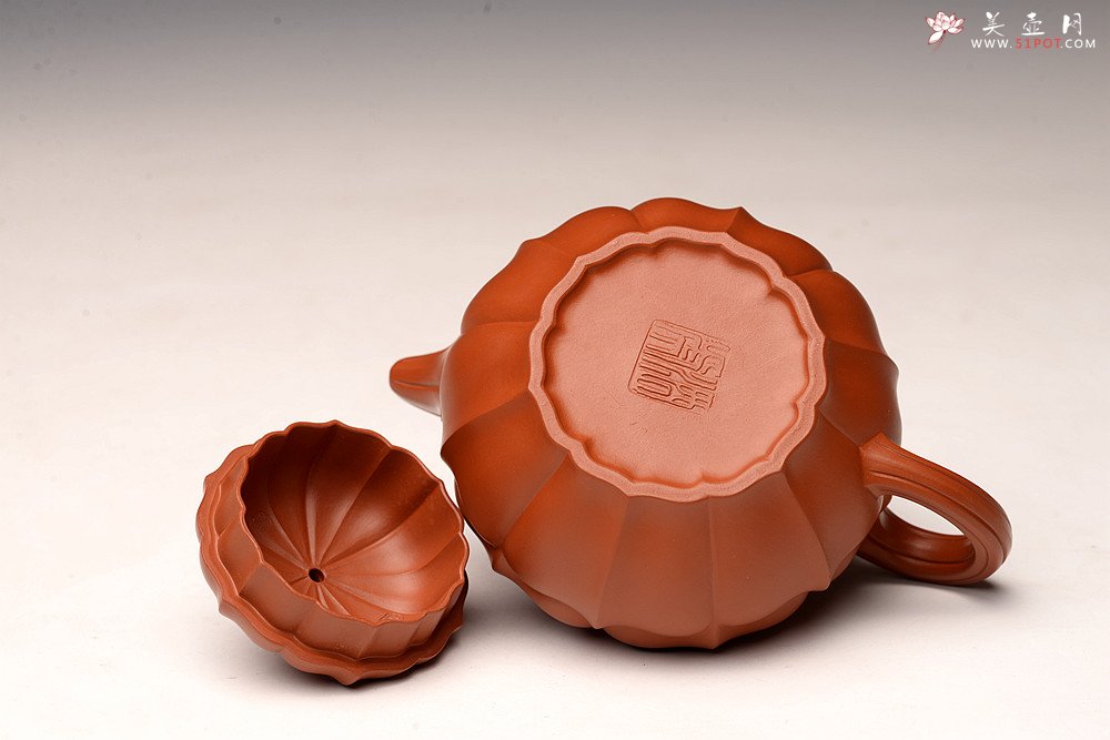 紫砂壶图片：精美之作 朱泥高合菱  做工细致 - 美壶网