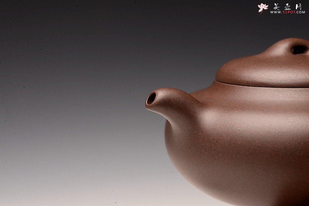 紫砂壶图片：沈秋伟丙申夏全手摹古 饱满耐品 线条流畅 老拼紫 朴圆  - 美壶网