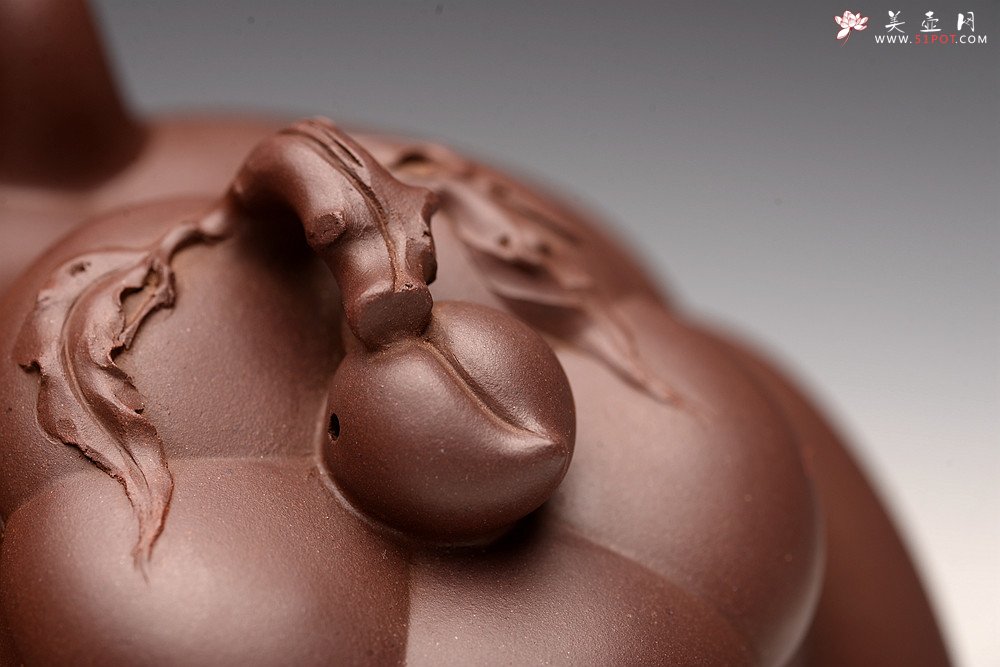 紫砂壶图片：酒虎丙申夏 精品之作 大气磅礴 全手工上合桃 和石装饰 珍藏 - 美壶网