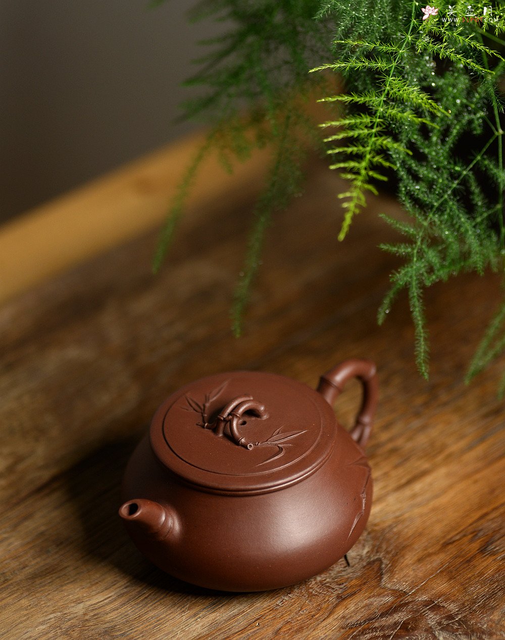 紫砂壶图片：江家风范 雅致清秀 实力之作 全手刹凹清风竹影 居不可无竹~ - 美壶网