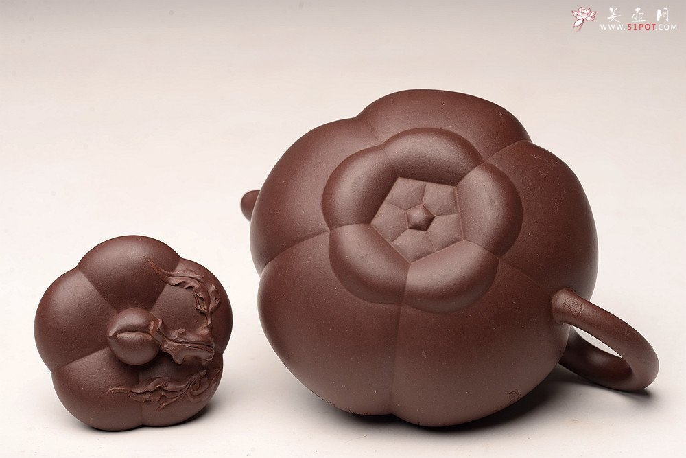 紫砂壶图片：酒虎丙申夏 精品之作 大气磅礴 全手工上合桃 和石装饰 珍藏 - 美壶网