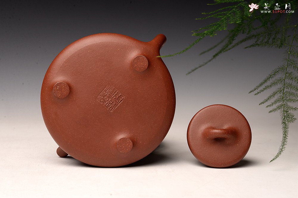 紫砂壶图片：优质降坡泥 周路健全手近作  陆轶舟刻绘 冬日实用子冶石瓢 - 美壶网