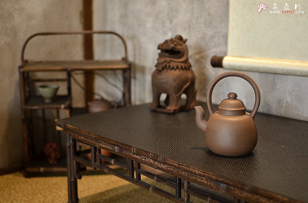 紫砂壶图片：淞庐原创作品 古朴摹明韵 永乐提梁 夏日炎炎提壶约茶~ - 美壶网