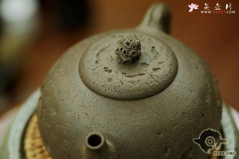 紫砂壶图片：金蟾龚春欣赏 - 美壶网