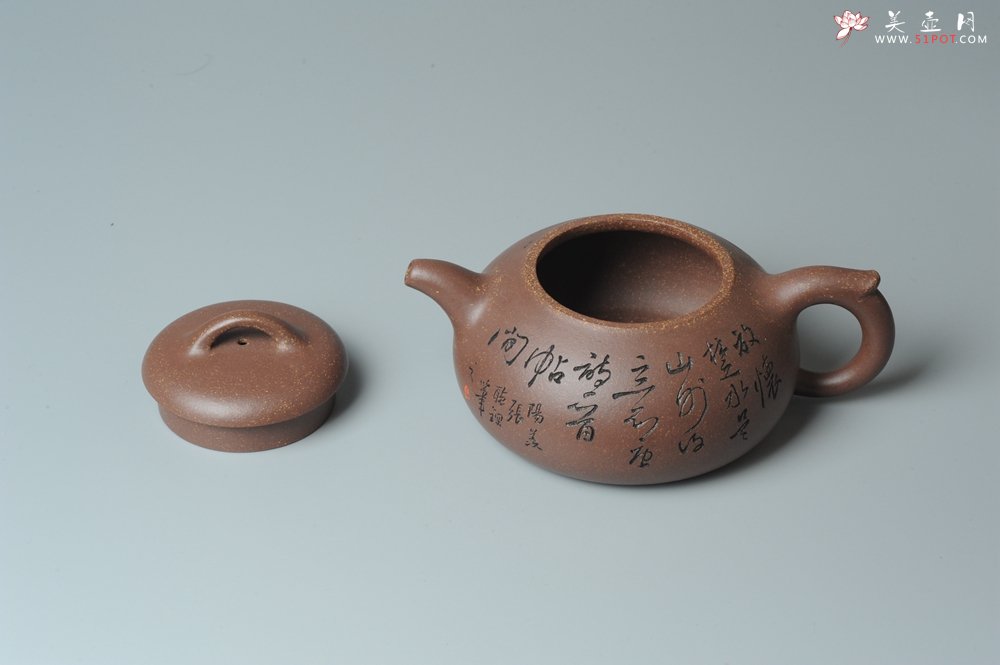 紫砂壶图片：文气装饰 饱满敦厚 扁腹 - 美壶网