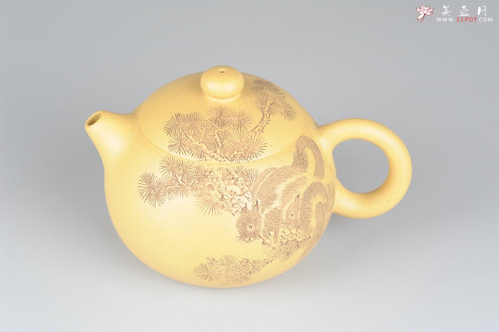 紫砂壶图片：国助唐文本绿西施  端庄 助工袁德波装饰  - 美壶网