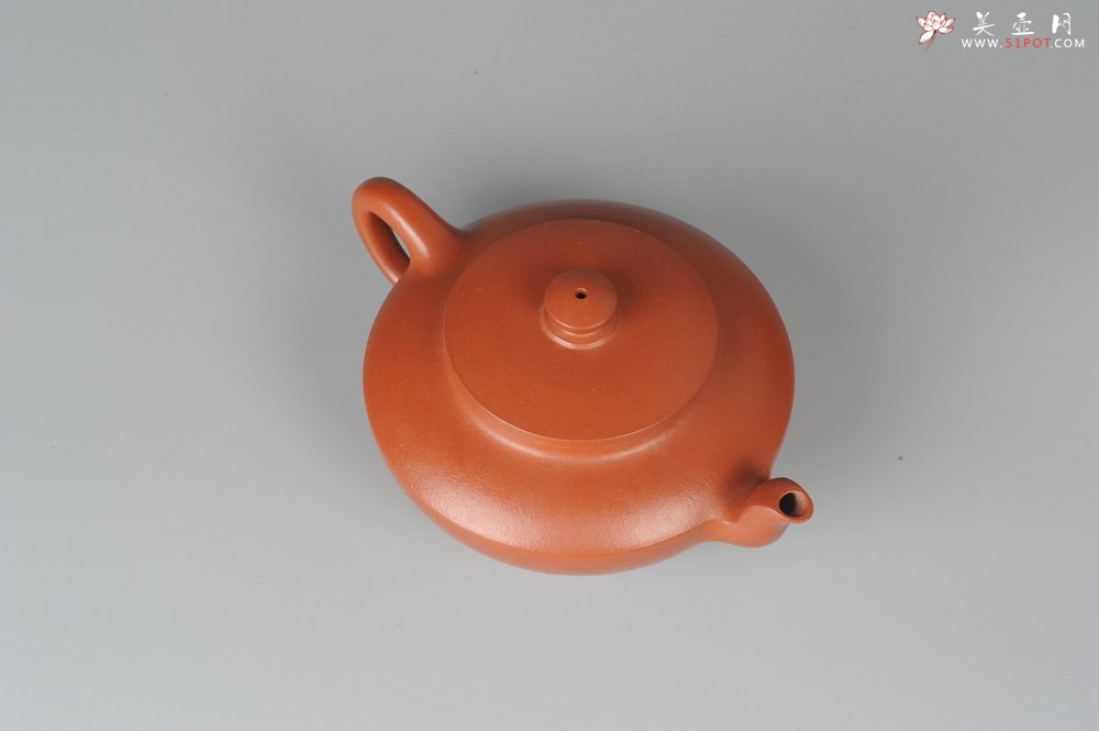 紫砂壶图片：精品朱泥全手工折肩加刹凹成型汉扁 作品老辣 老味十足 - 美壶网