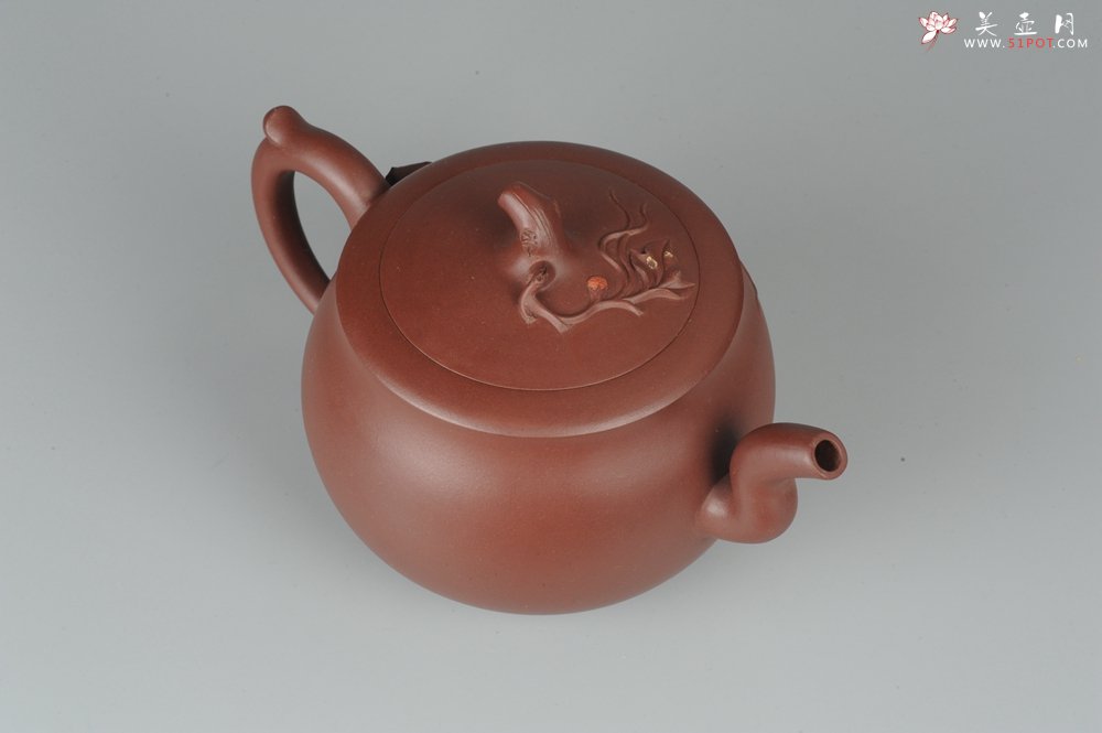 紫砂壶图片：精品花货 事事如意 贴花草莓技艺精湛 - 美壶网
