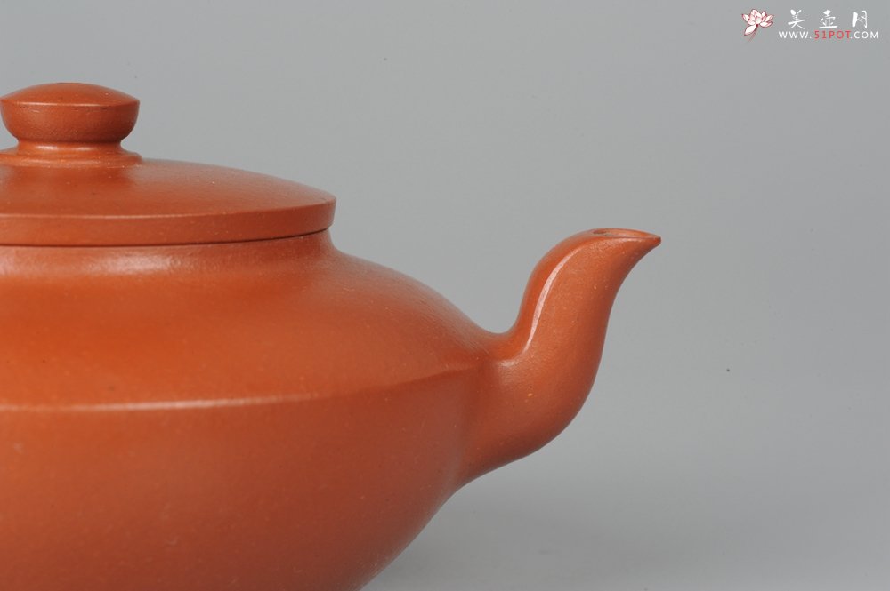 紫砂壶图片：精品朱泥全手工折肩加刹凹成型汉扁 作品老辣 老味十足 - 美壶网