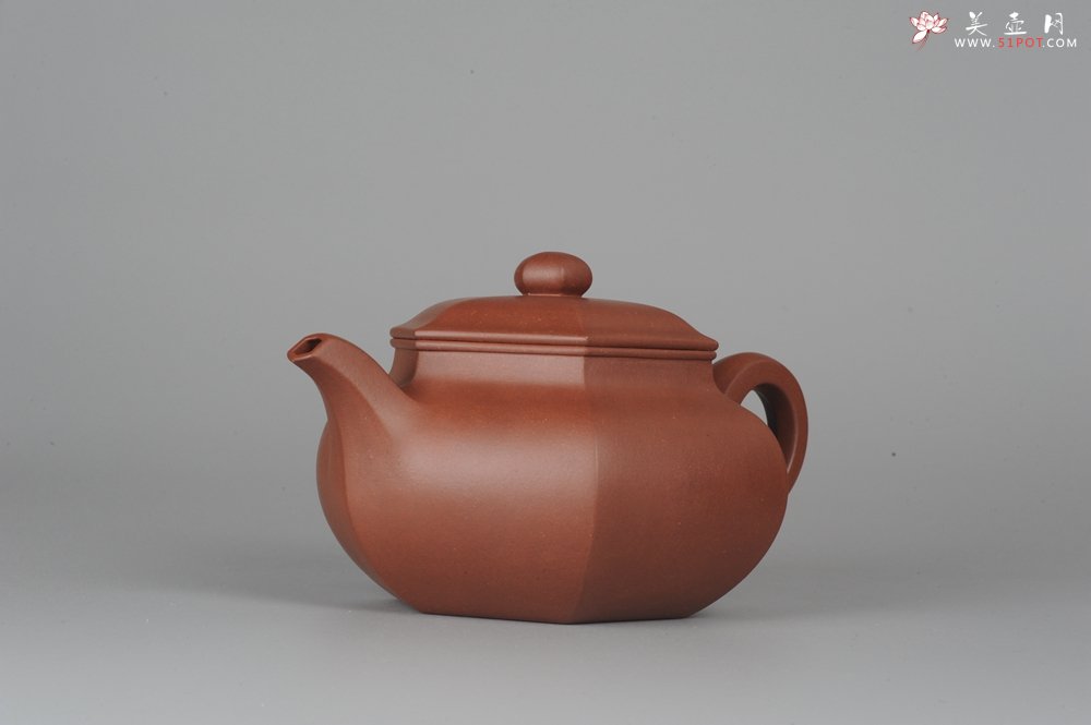 紫砂壶图片：气势磅礴 线面挺括平正 全手工六方仿古壶 - 美壶网