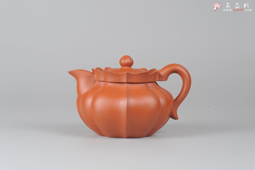 紫砂壶图片：优质小红泥莲花僧帽 线条干净利落 - 美壶网