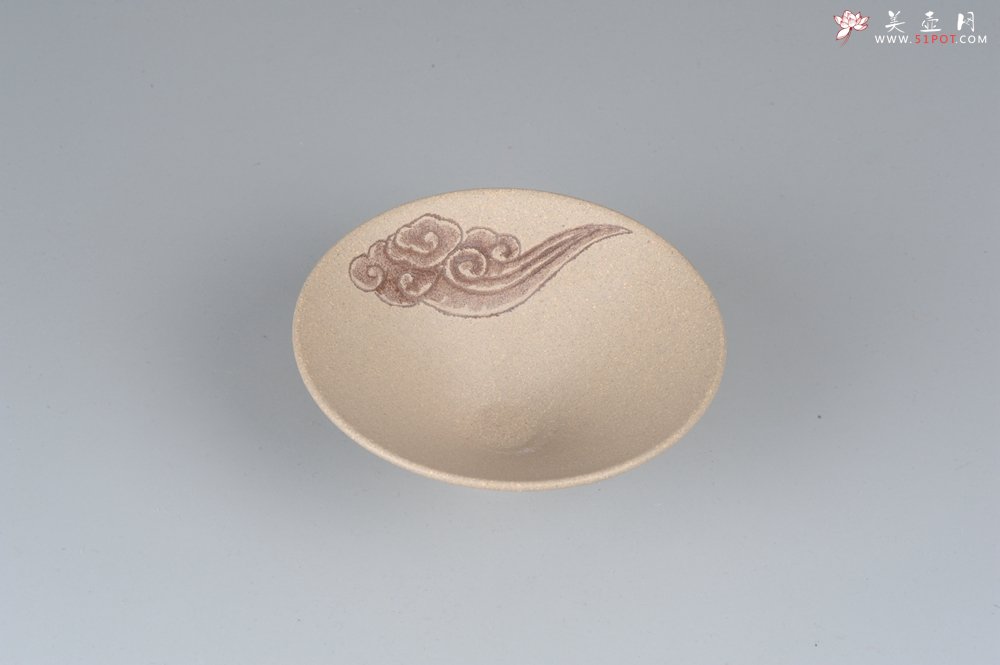 紫砂壶图片：美杯特惠 精品段泥斗笠杯 祥云文气好玩 - 美壶网