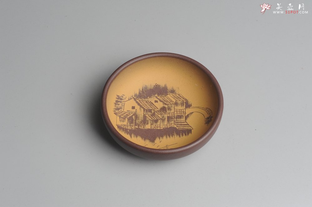 紫砂壶图片：美杯特惠 精品山水杯款式二 紫泥粉段泥 各不同^_^好玩 直径8.7cm - 美壶网