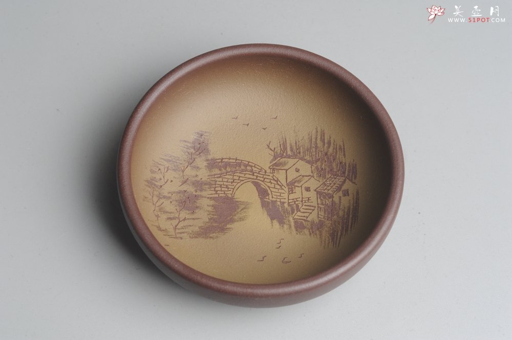 紫砂壶图片：美杯特惠 精品山水杯款式三 紫泥粉段泥 各不同^_^好玩 直径8.7cm - 美壶网