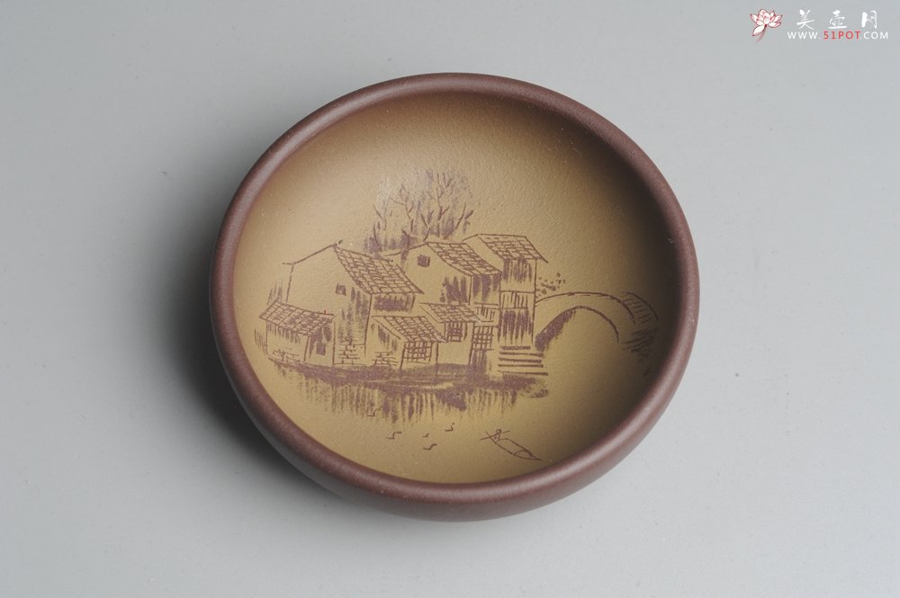 紫砂壶图片：美杯特惠 精品山水杯款式三 紫泥粉段泥 各不同^_^好玩 直径8.7cm - 美壶网