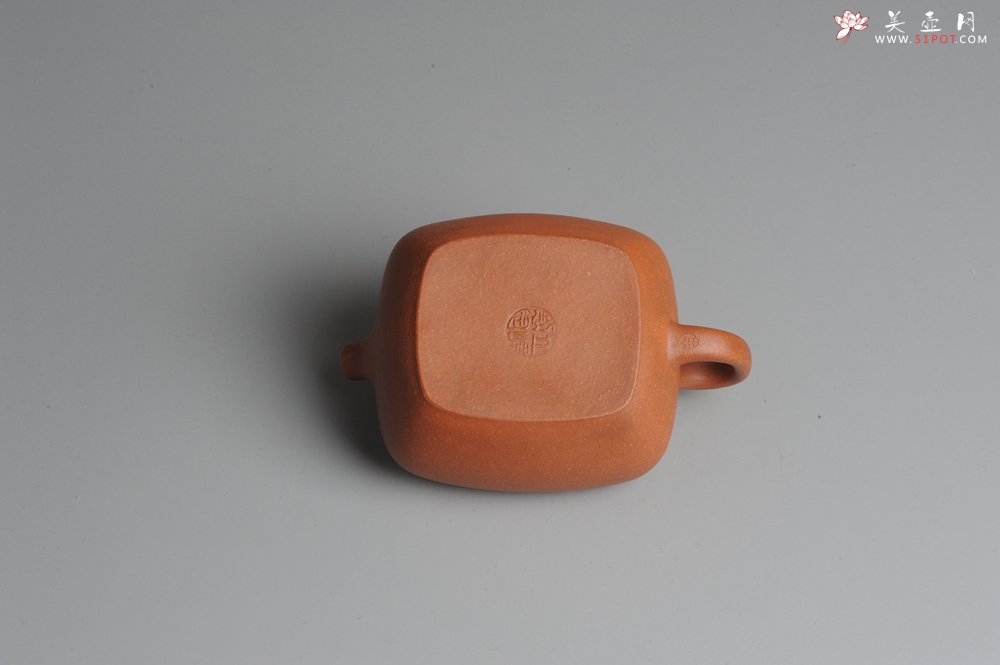 紫砂壶图片：美壶回馈 特惠小四方 一捺底 非常油润的降坡泥 - 美壶网