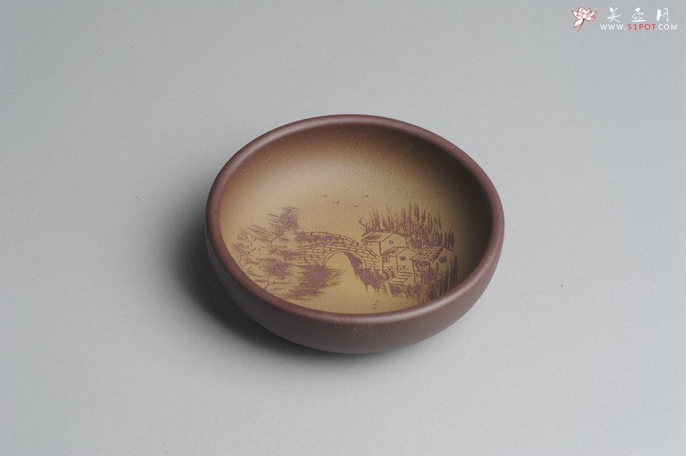 紫砂壶图片：美杯特惠 精品山水杯款式三 紫泥粉段泥 各不同^_^好玩 直径8.7cm - 美壶网