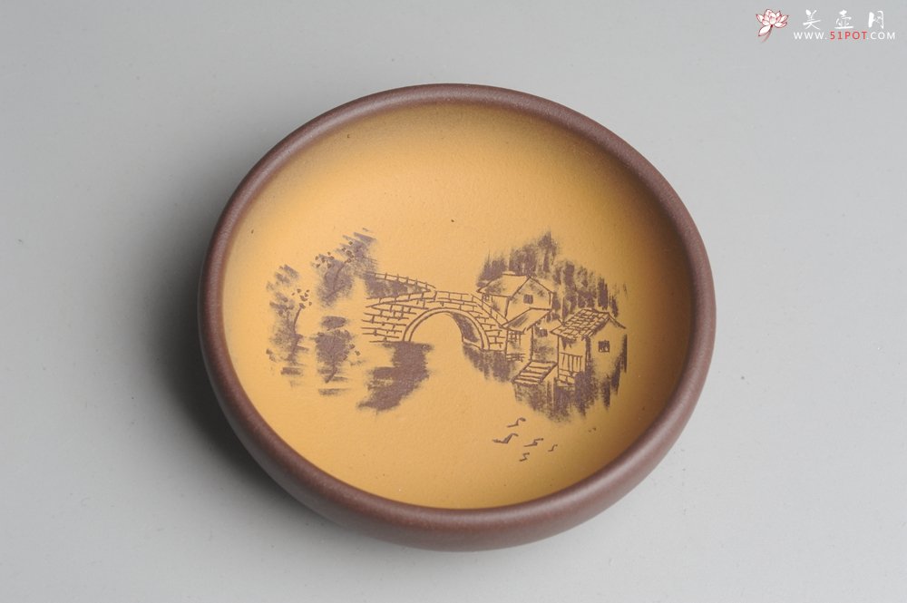 紫砂壶图片：美杯特惠 精品山水杯款式二 紫泥粉段泥 各不同^_^好玩 直径8.7cm - 美壶网