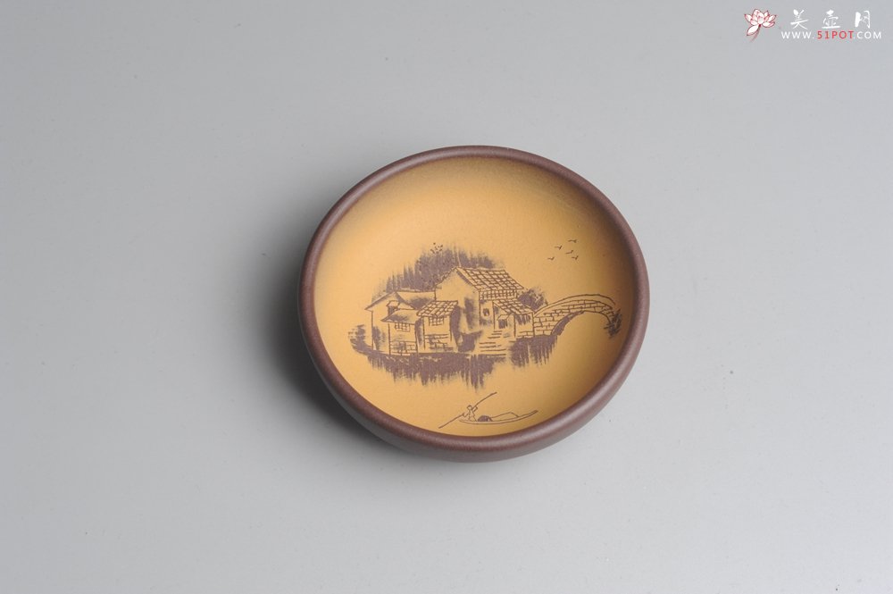 紫砂壶图片：美杯特惠 精品山水杯款式二 紫泥粉段泥 各不同^_^好玩 直径8.7cm - 美壶网