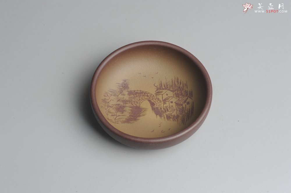 紫砂壶图片：美杯特惠 精品山水杯款式三 紫泥粉段泥 各不同^_^好玩 直径8.7cm - 美壶网