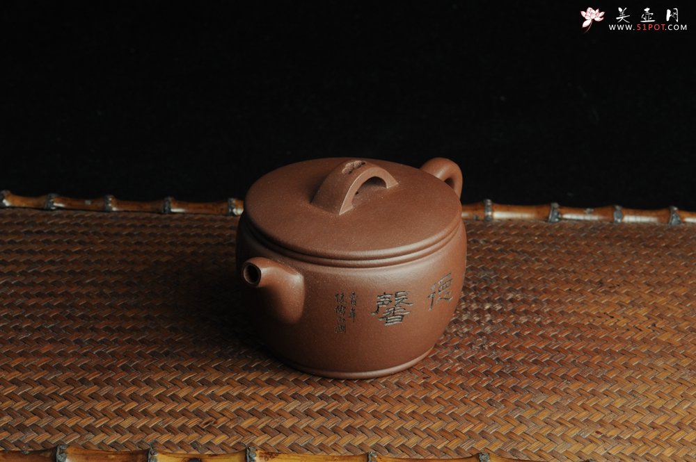 紫砂壶图片：美壶特惠 优质紫泥汉瓦 陈俊儒精心装饰 唯吾德馨 - 美壶网