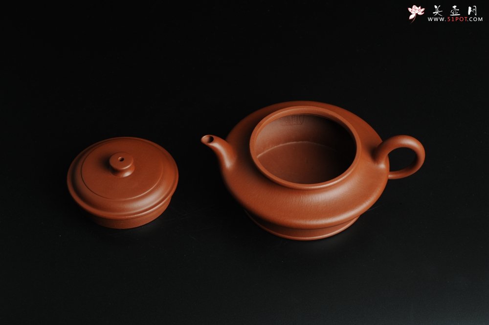 紫砂壶图片：正宗小煤窑朱泥 全手工虚扁 隽秀文气 - 美壶网