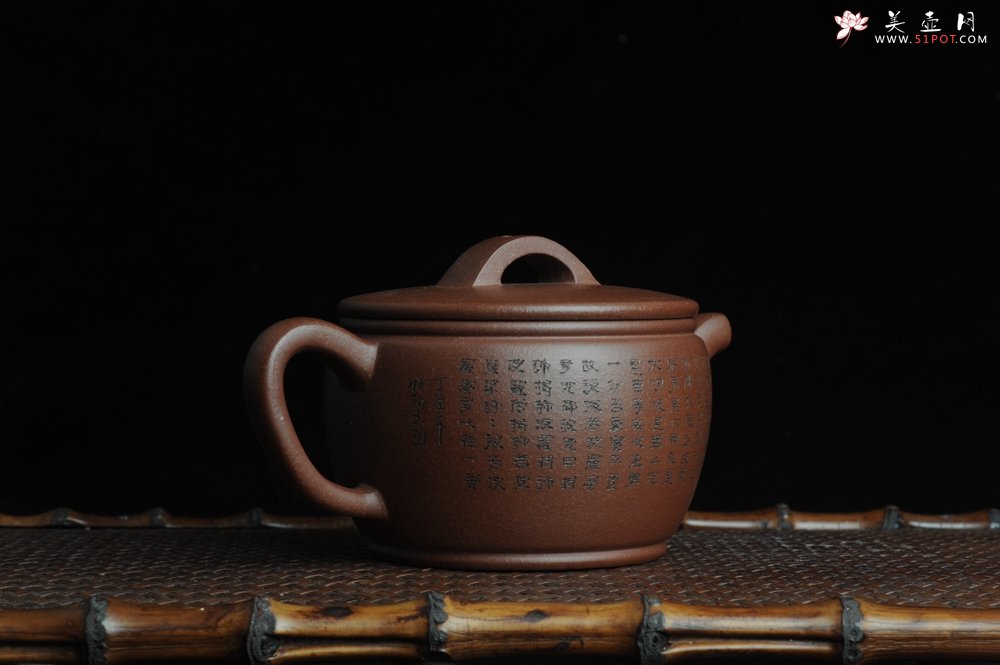 紫砂壶图片：美壶特惠 优质紫泥心经汉瓦 陈俊儒精心装饰 文气十足 - 美壶网