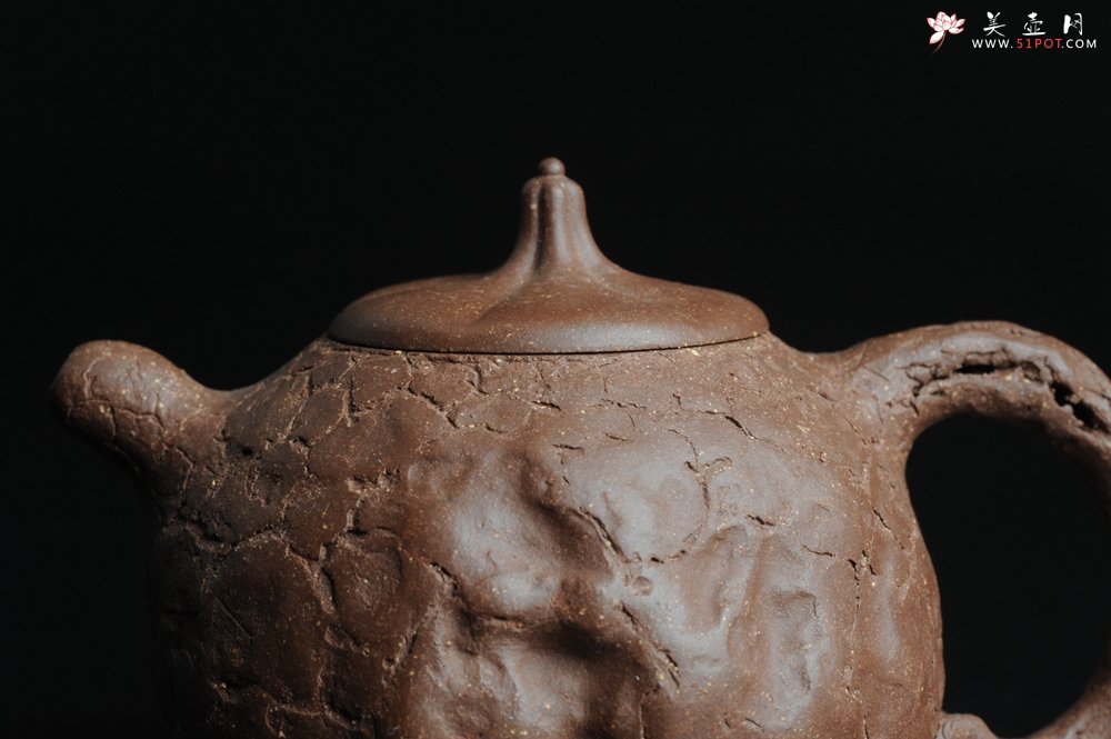 紫砂壶图片：全手工一手壶 瓜蒂龚春壶 小巧可爱 - 美壶网