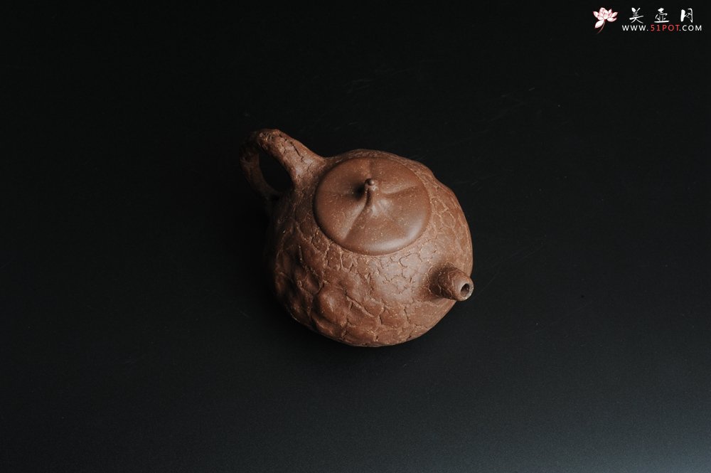 紫砂壶图片：全手工一手壶 瓜蒂龚春壶 小巧可爱 - 美壶网