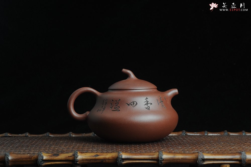 紫砂壶图片：美壶特惠 文气葫芦（福禄）壶 装饰游鱼之乐 - 美壶网