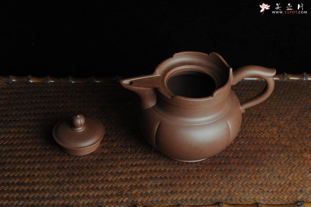 紫砂壶图片：饱满浑厚 全手僧帽 精工佳作 嵌盖难度大 - 美壶网