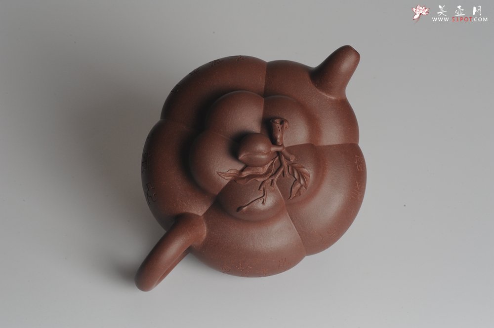 紫砂壶图片：精品全手工上合桃 助工俞霞即兴装饰 - 美壶网