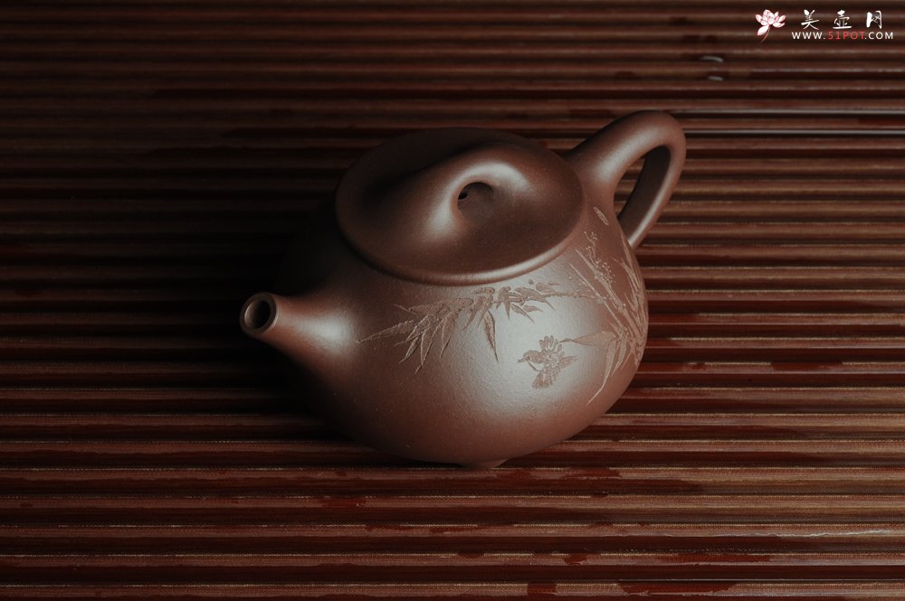 紫砂壶图片：美壶特惠 经典平盖小石瓢 满瓢（景舟石瓢）装饰竹子 泥料超好高档包装 做工灰常精致 - 美壶网
