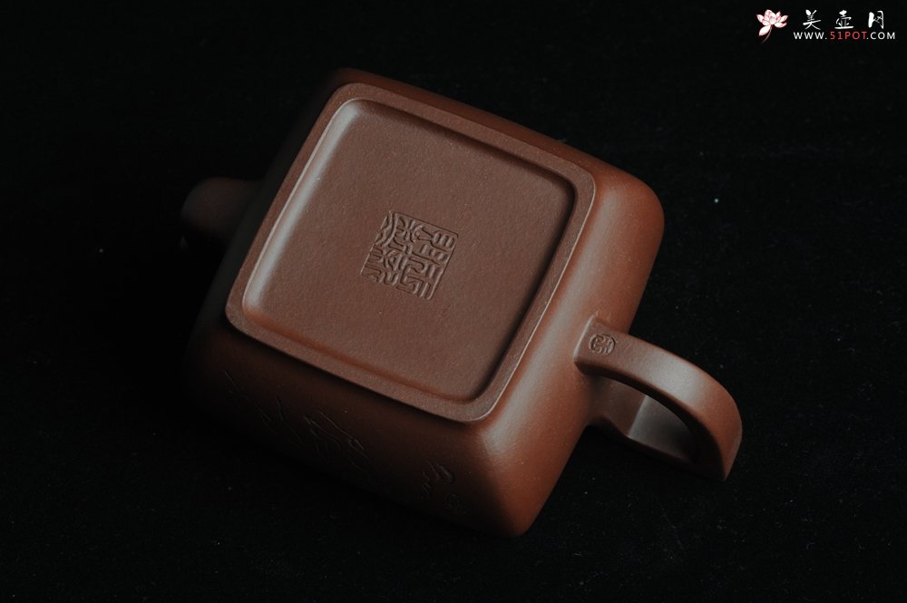 紫砂壶图片：美壶特惠 精品唯吾德馨四方方樽 陈俊儒精心装饰 - 美壶网