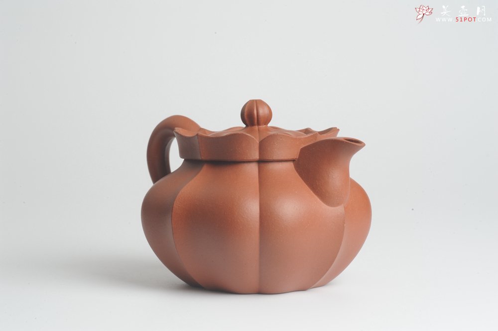 紫砂壶图片：优质清水泥精品莲花僧帽 难度大 线条干净利落 - 美壶网