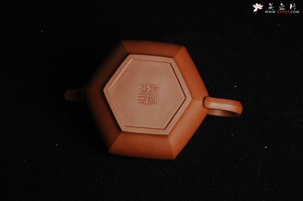 紫砂壶图片：用心之作 优质朱泥全手工大彬六方 工料超好 - 美壶网