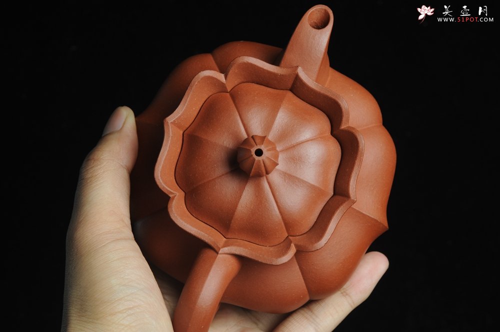 紫砂壶图片：优质清水泥精品莲花僧帽 难度大 线条干净利落 - 美壶网