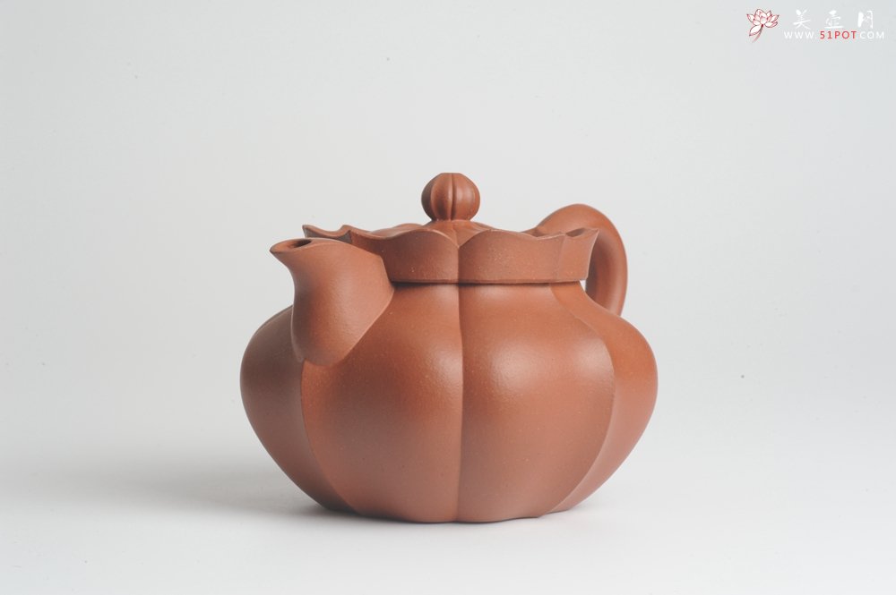 紫砂壶图片：优质清水泥精品莲花僧帽 难度大 线条干净利落 - 美壶网