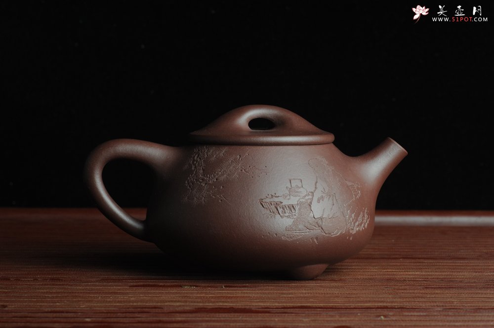 紫砂壶图片：美壶特惠 经典平盖小石瓢 满瓢（景舟石瓢）方健双刀即兴装饰松下高士煮茶图 泥料超好 做工灰常精致 - 美壶网
