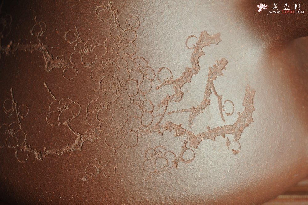 紫砂壶图片：优质紫泥 全手工摹古子冶石瓢 骨肉匀挺 清茗堂助工文气装饰通转梅花 暗香袭来 - 美壶网