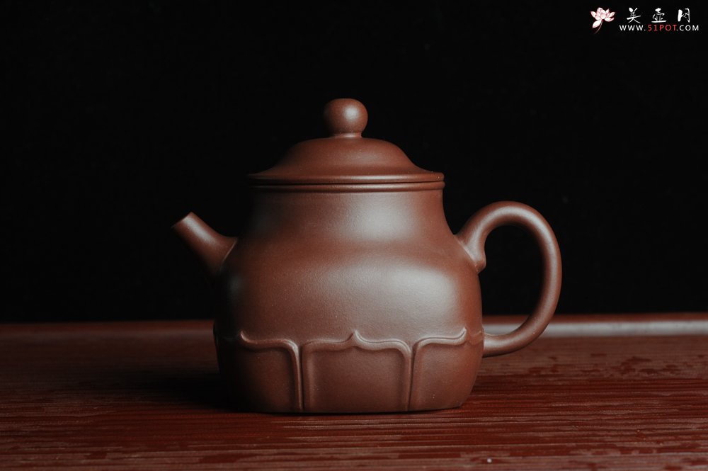 紫砂壶图片：美壶特惠 精工四方莲台 茶人醉爱 仅此一只 - 美壶网