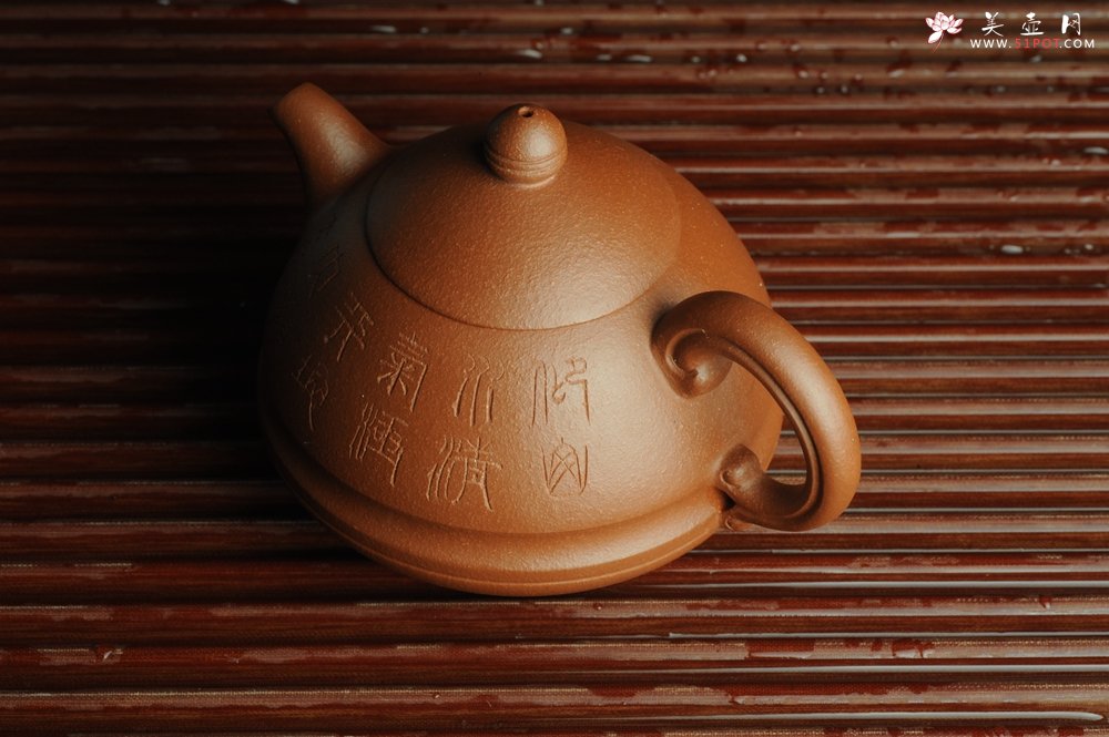 紫砂壶图片：美壶特惠 油润降坡泥 玉笠壶 出水如柱 仰山水清气 极天地大观 - 美壶网