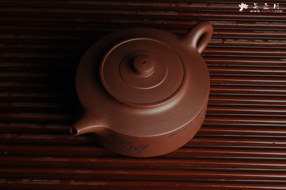 紫砂壶图片：美壶特惠 曼生周盘 通景山水 做工超精致 茶人醉爱 - 美壶网
