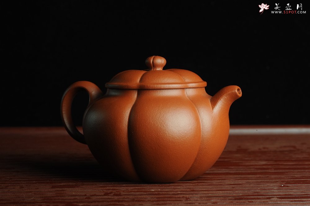 紫砂壶图片：美壶特惠 优质朱泥筋囊器漠上花开 做工精致 仅此一只 - 美壶网