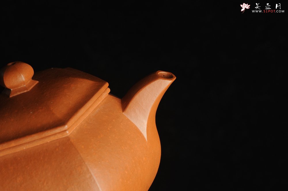 紫砂壶图片：张海莊突破之作 全手工六方宫灯 粗砂朱泥收缩大 成型难 朱砂金砂隐现 - 美壶网