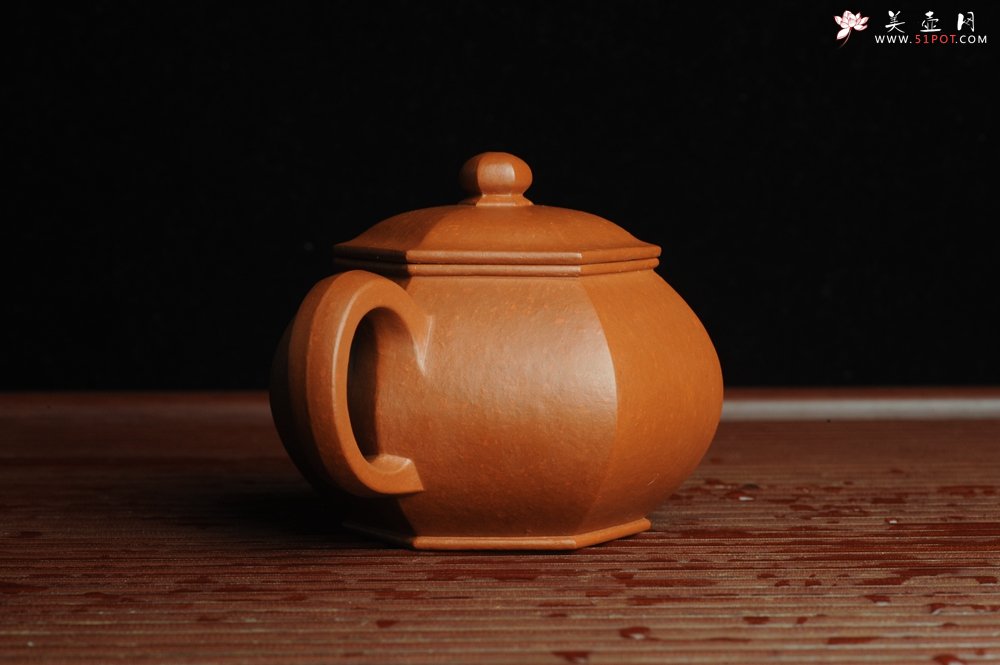紫砂壶图片：张海莊突破之作 全手工六方宫灯 粗砂朱泥收缩大 成型难 朱砂金砂隐现 - 美壶网